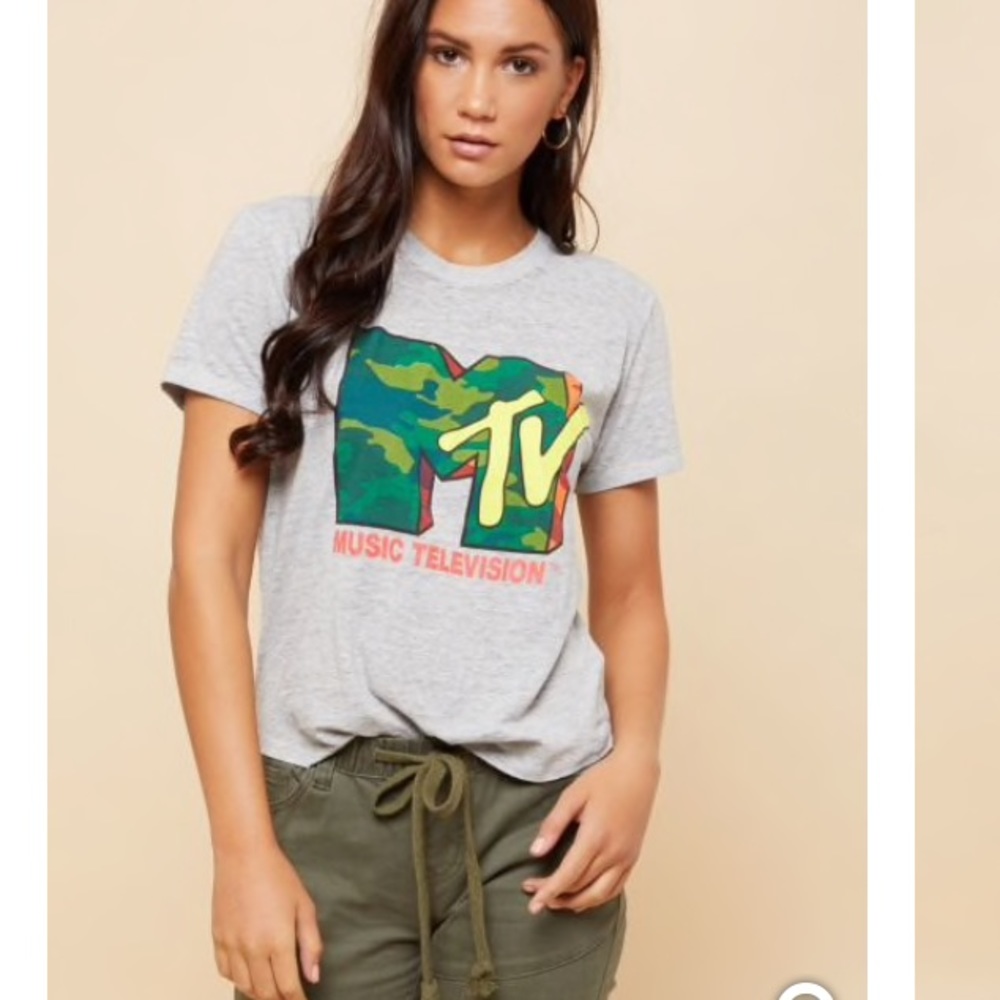 MTV graphic camo tee